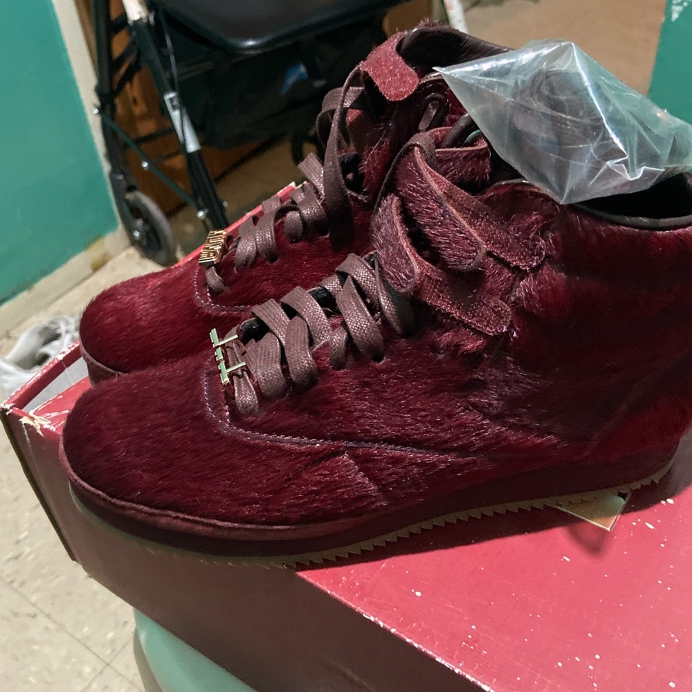 Special edition Reebok x amber rose collab